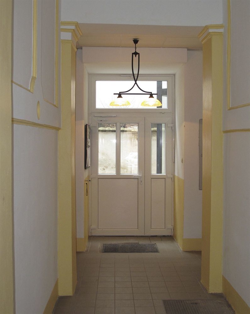 Apartment Old *